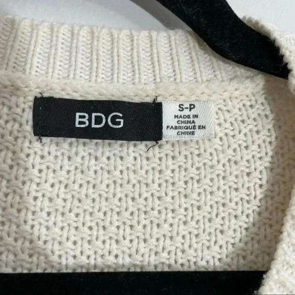 BDG knitted elbow patch ivory sweater Small - Picture 6 of 7